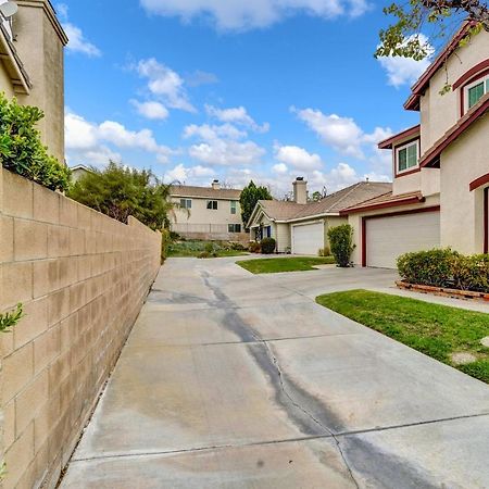 An Beautiful Designed Home In La Suburb For Family Stevenson Ranch Exterior photo