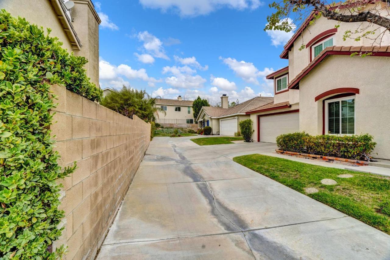 An Beautiful Designed Home In La Suburb For Family Stevenson Ranch Exterior photo